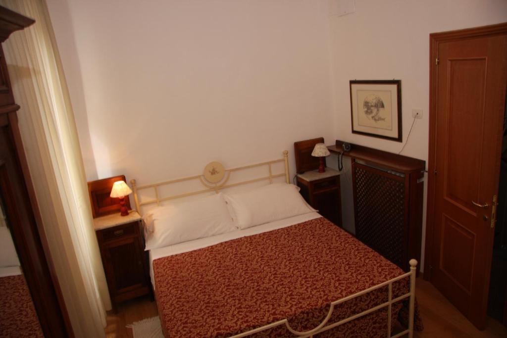 Hotel Morlacchi Перуджа Номер фото