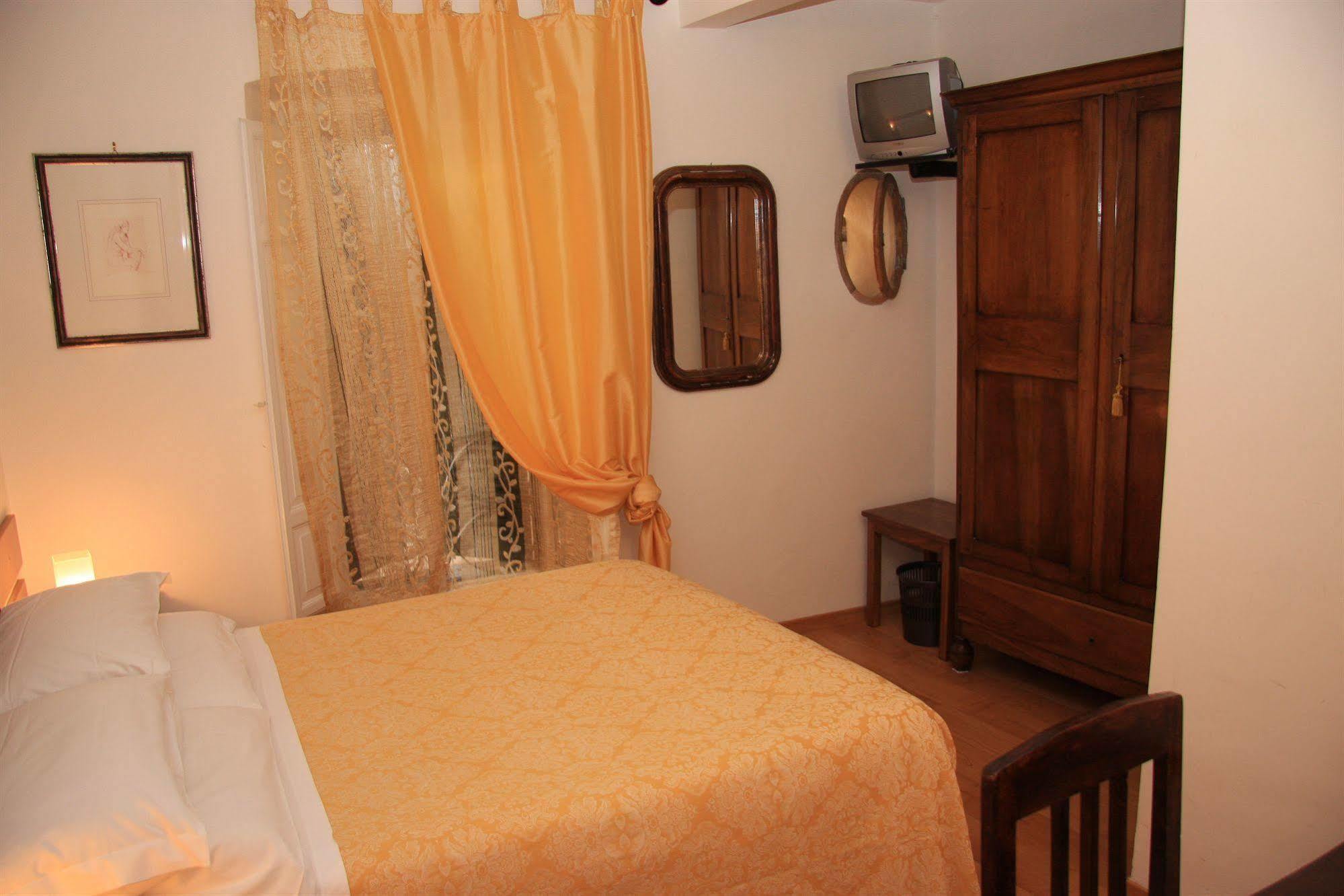 Hotel Morlacchi Перуджа Экстерьер фото